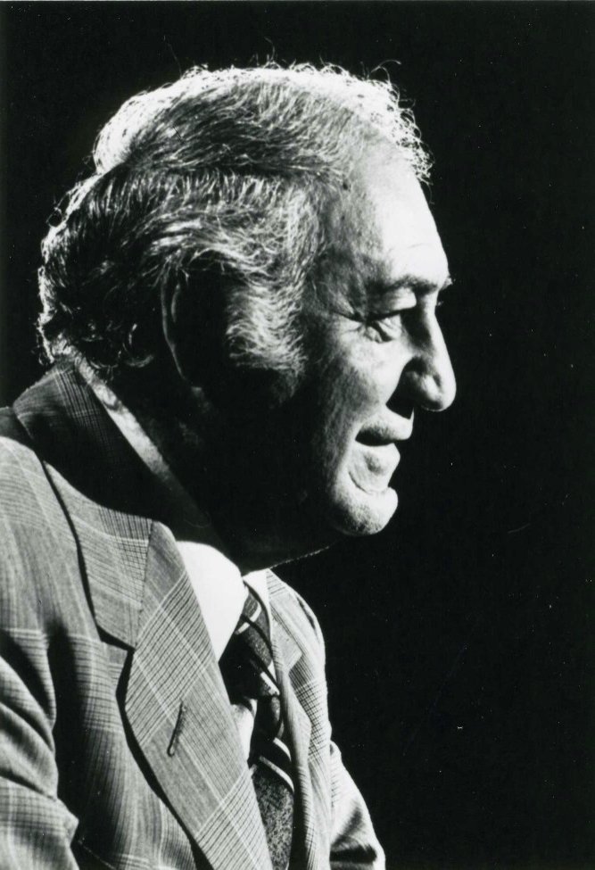 Demos Shakarian – Fundador